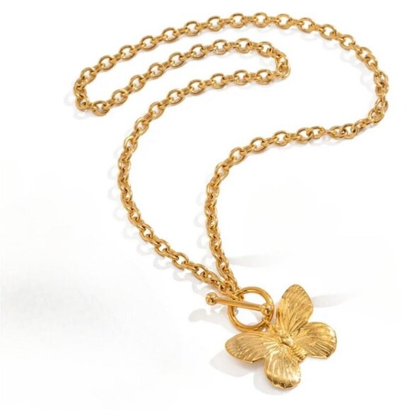 NWT Statement Butterfly Pendant Necklace 18K Gold Plated Chunky Toggle Clasp - Picture 1 of 12